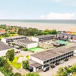 5 Person In Апартаменты Glesborg